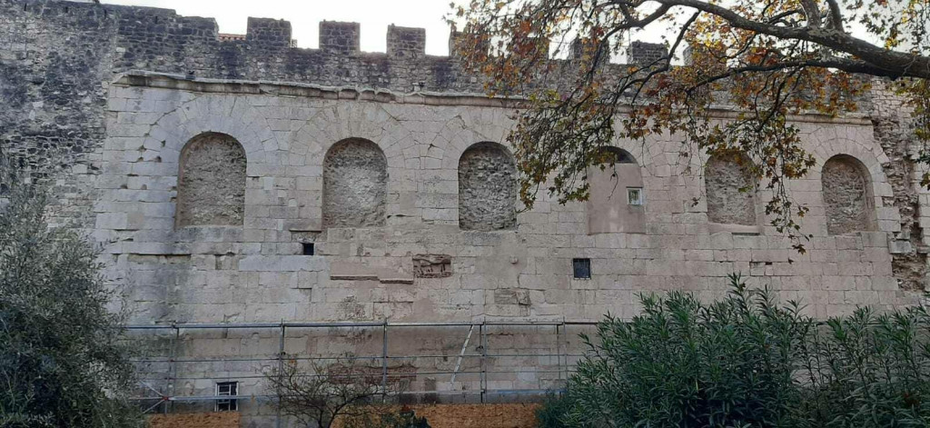 &lt;p&gt;Završeni su konzervatorsko-restauratorski radovi na zapadnom dijelu sjevernog zida Dioklecijanove palače&lt;/p&gt;