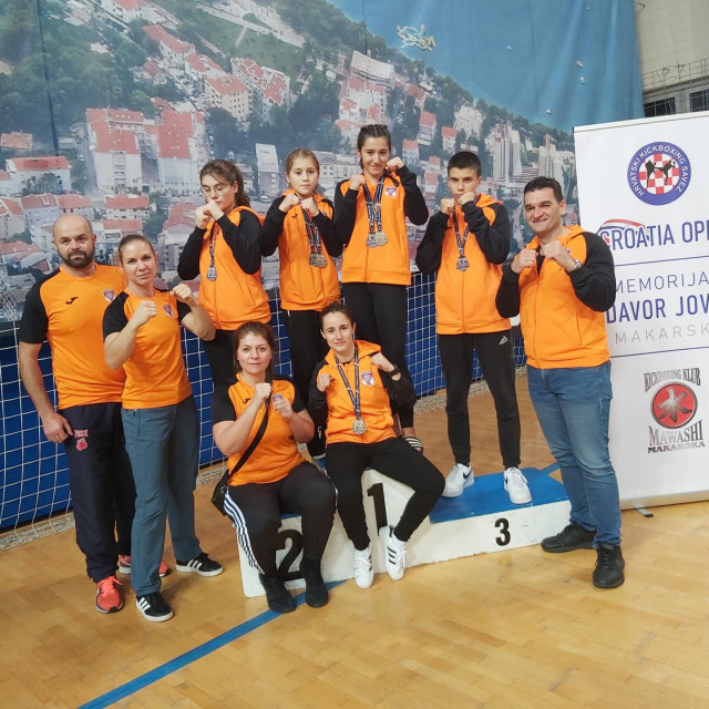 &lt;p&gt;Članovi kickboxing kluba Dalmatino osvojili su sedam medalja na ”Croatia open 2022” turniru&lt;/p&gt;