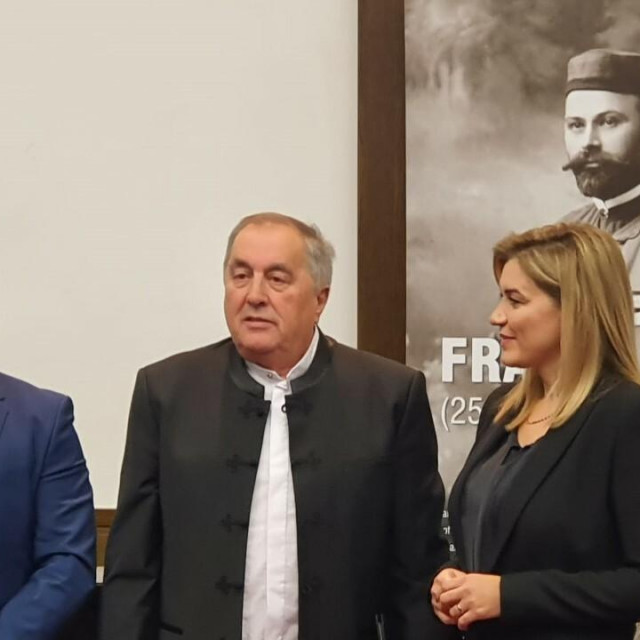 &lt;p&gt;Tomislav Krstičević, Ivo Mikuličin i Nikolina Brnjac, ministrica turizma i sporta&lt;/p&gt;