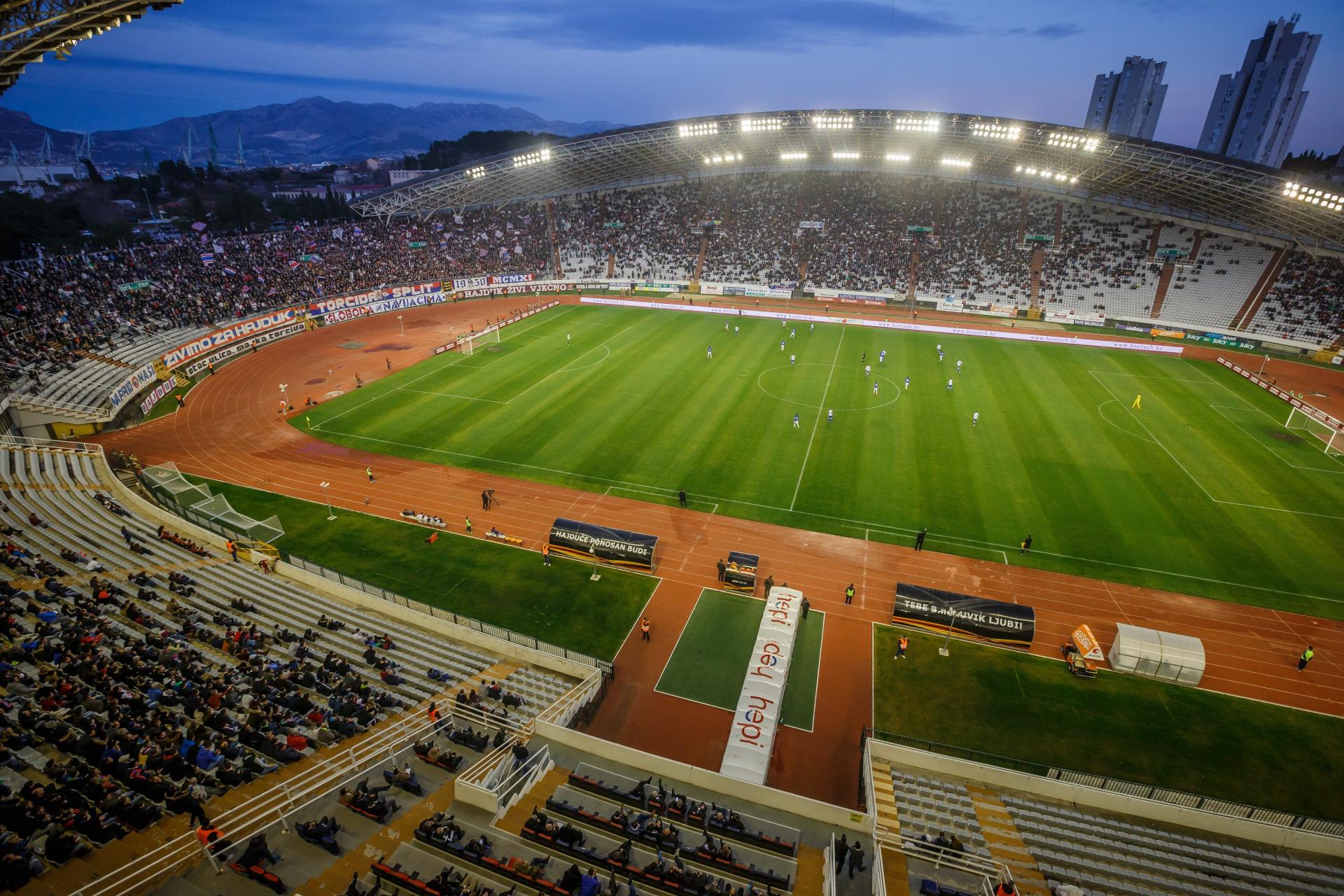 Slobodna Dalmacija Pred sutrašnji dvoboj na Poljudu Torcida poslala poruku svima koji dolaze