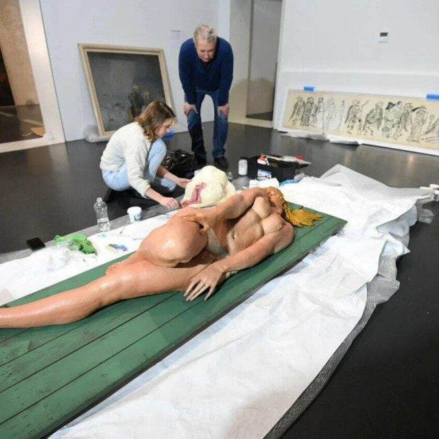 &lt;p&gt;Pripremanje izložbe: skulptura uglednog kipara Stanka Jančića, nastala 1968.g.&lt;/p&gt;