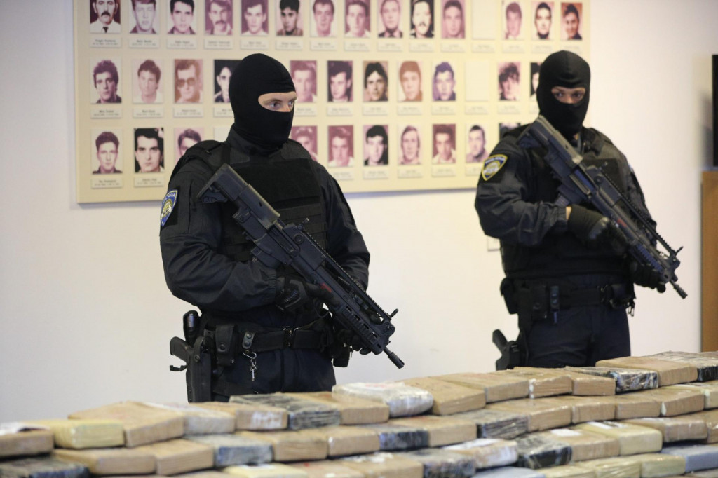 &lt;p&gt;Zaplijenjeni kokain - crnogorska mafija najveća je krijumčarska organizacija i distributer droge u regiji&lt;/p&gt;