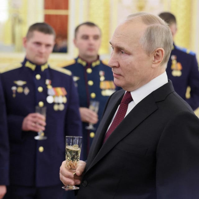 &lt;p&gt;Putin je održao je govor ispred ruskih vojnika u sjedištu ruskog južnog vojnog okruga (ilustracija)&lt;/p&gt;