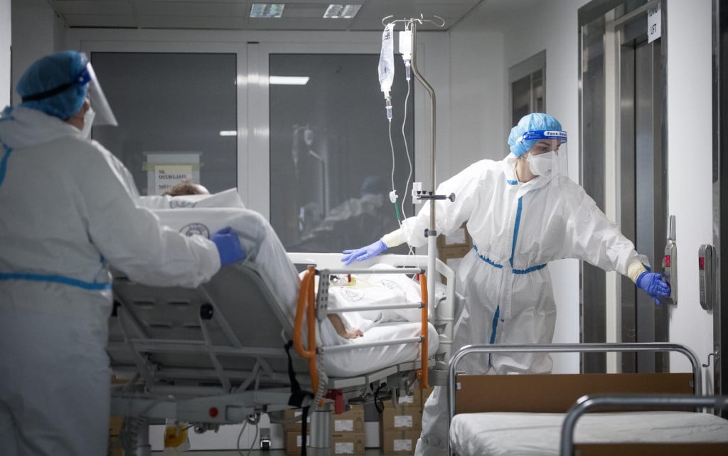 &lt;p&gt;U splitskom KBC-u raste broj hospitaliziranih od Covida, u jednom danu smjestili su novih 16 bolesnikaAnte Ćizmić/CROPIX&lt;/p&gt;