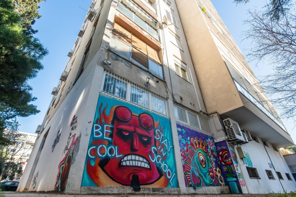 &lt;p&gt;Zidovi zgrada u Velebitskoj ulici postali su platno mladih ulicnih umjetnika koji su ih ispunili grafitima&lt;br&gt;
 &lt;/p&gt;
