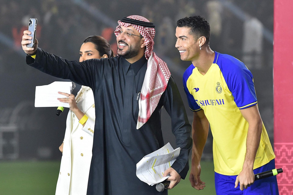 &lt;p&gt;Cristiano Ronaldo potpisao je za saudijski klub Al Nassr i postao najplaćeniji nogometaš na svijetu&lt;/p&gt;