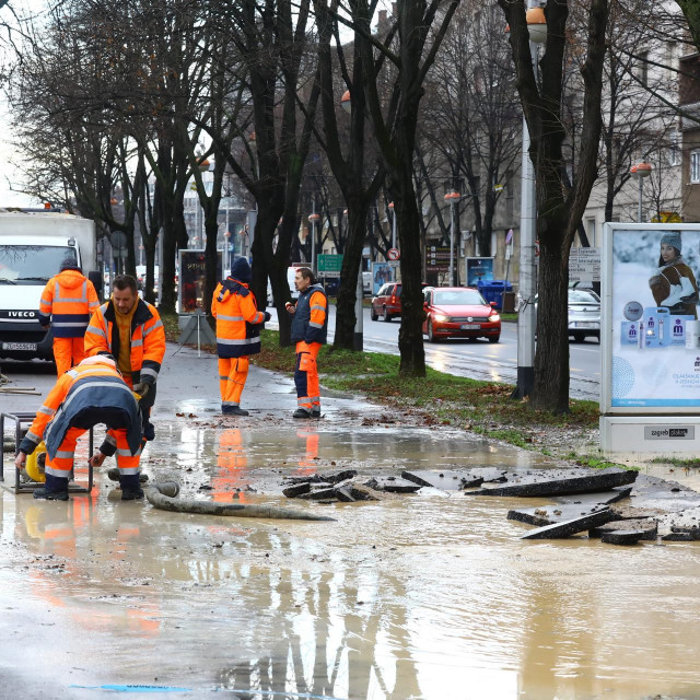 &lt;p&gt;Zagreb, 090123.&lt;br&gt;
Pocetak sanacije magistralnog voda hladne vode na Savskoj cesti.&lt;br&gt;