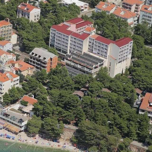 &lt;p&gt;Hotel ‘Hrvatska‘ s pratećim kompleksom zauzima povšrinu veću od 9000 četvornih metara&lt;/p&gt;