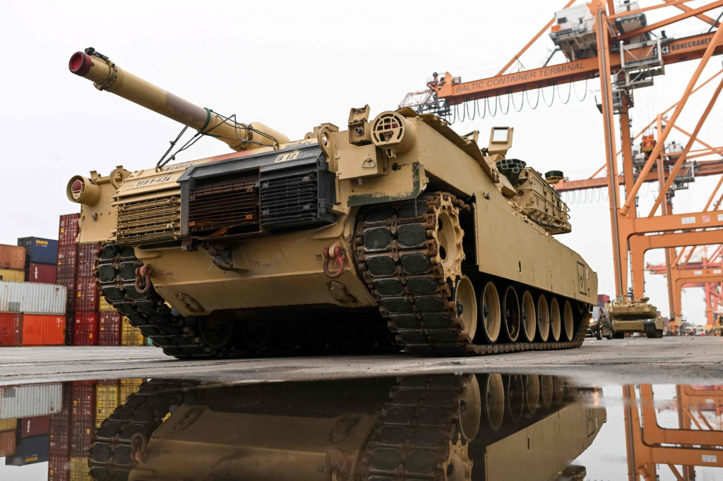 &lt;p&gt;M1A2 Abrams borbeni tenk &lt;/p&gt;