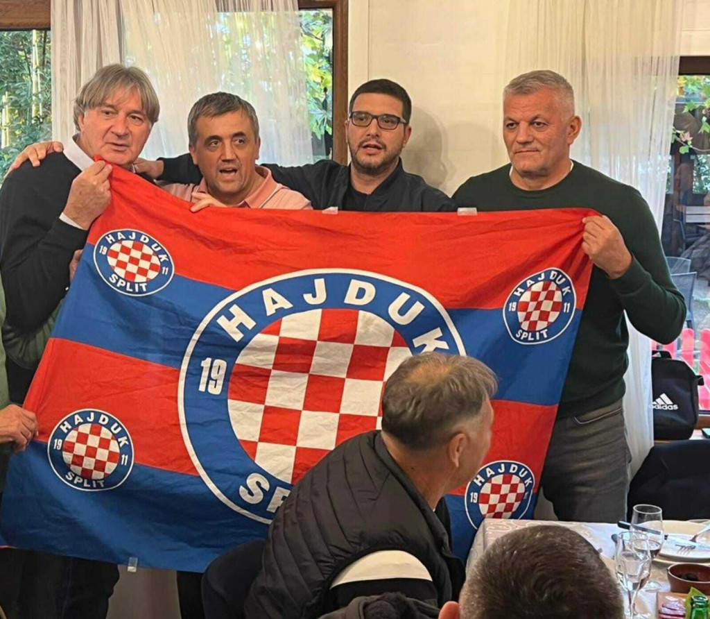 &lt;p&gt;Za Hajduk bi, veli, i život dao&lt;/p&gt;