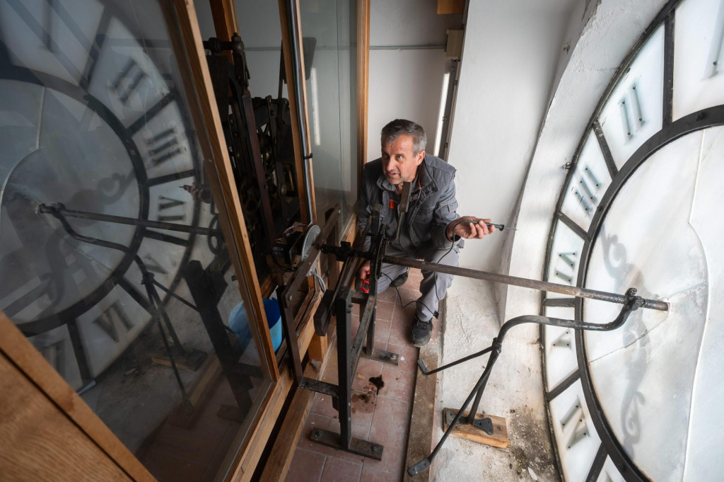 &lt;p&gt;Bernard iz tvrtke Locum popravlja sat u Gradskoj straži&lt;/p&gt;