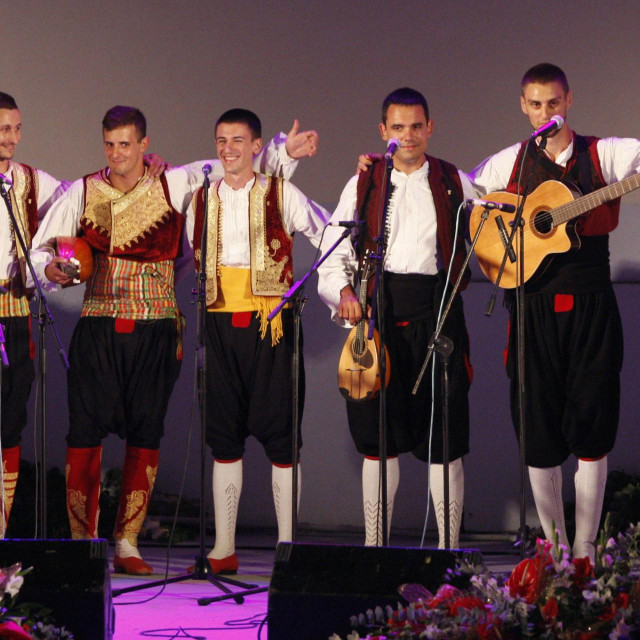 &lt;p&gt;Klapa Kaše na 11. Festivalu klapa u Makarskoj, kolovoz, 2015.&lt;/p&gt;