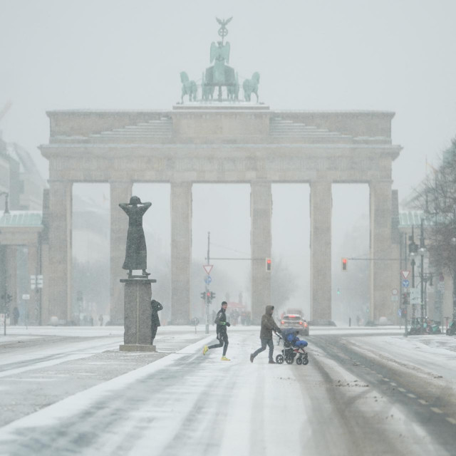 &lt;p&gt; Brandenbuška vrata u Berlinu&lt;/p&gt;

&lt;p&gt; &lt;/p&gt;
