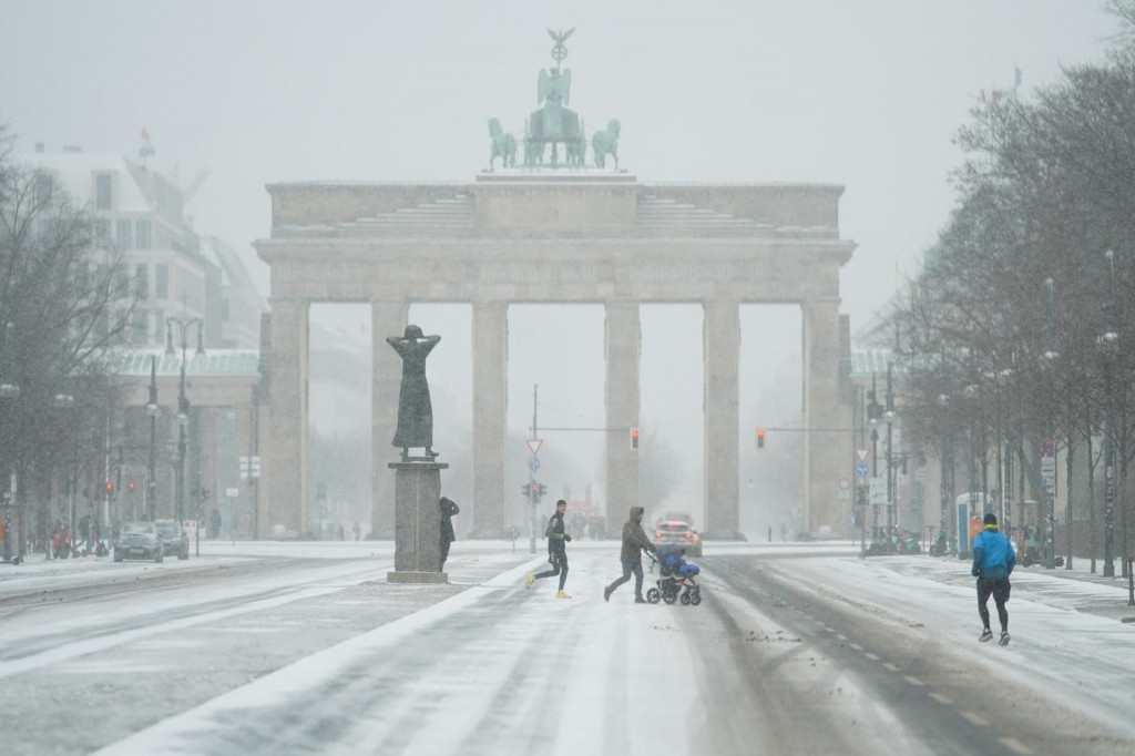 &lt;p&gt; Brandenbuška vrata u Berlinu&lt;/p&gt;

&lt;p&gt; &lt;/p&gt;