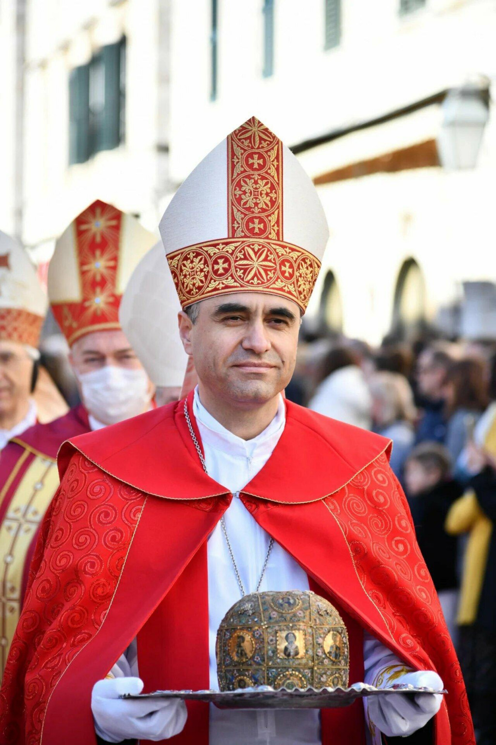 &lt;p&gt;Dubrovački biskup mons. Roko Glasnović u procesiji 2022.&lt;/p&gt;
