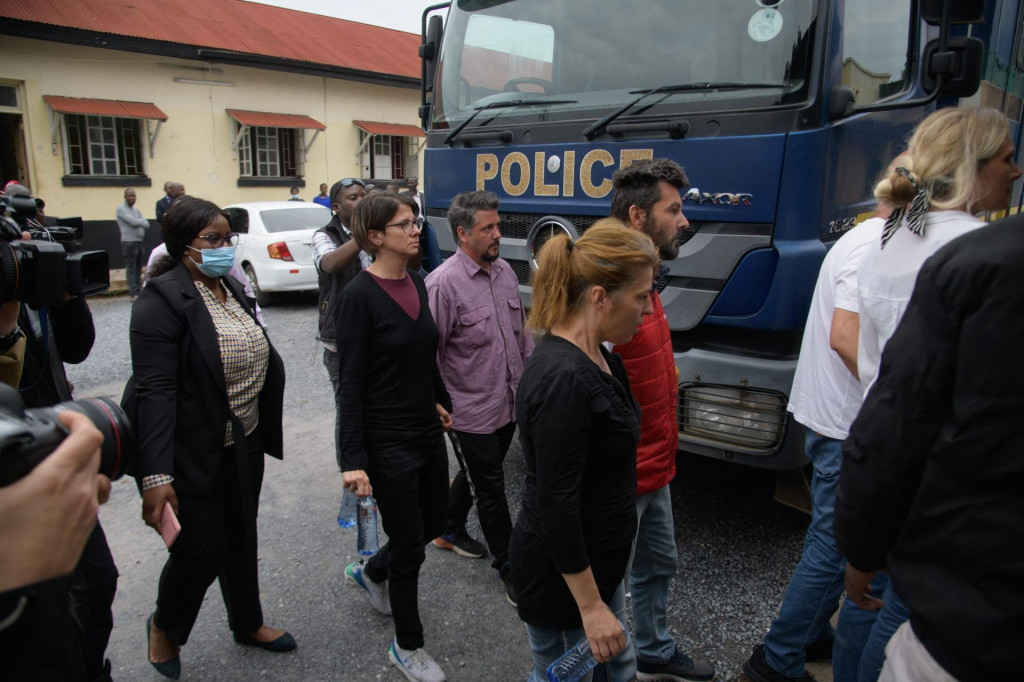 &lt;p&gt;Četiri para iz Hrvatske uhićeni su još 7. prosinca zbog sumnje na trgovinu ljudima&lt;/p&gt;