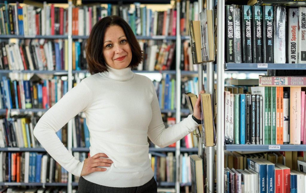 &lt;p&gt;Ana Šimić, voditeljica je Narodnog i znanstvenog odjela u šibenskoj Gradskoj knjižnici ‘Juraj Šižgorić‘&lt;/p&gt;