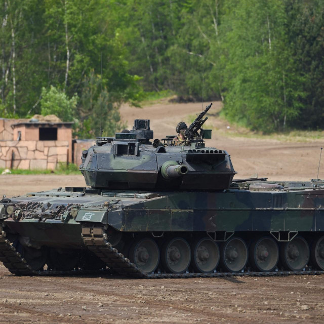 &lt;p&gt;Leopard 2 na njemačkom poligonu&lt;/p&gt;