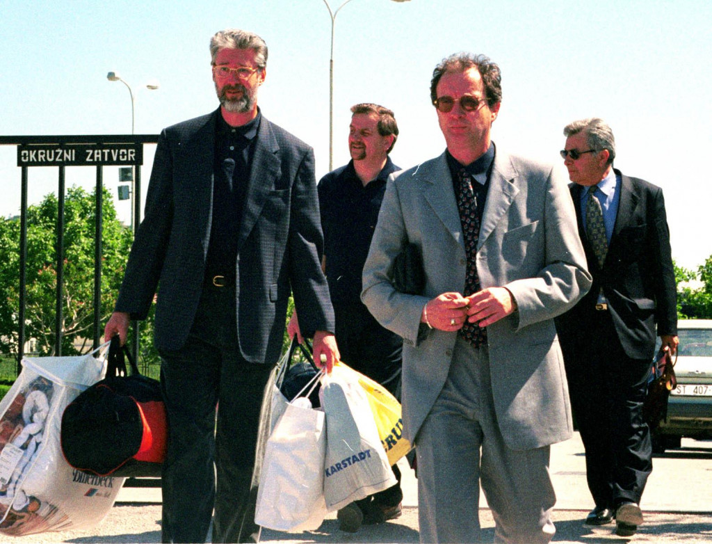 &lt;p&gt;Pero Perišić i Luka Jerić u pratnji odvjetnika snimljeni 2001. godine na izlasku iz splitskog pritvora&lt;/p&gt;