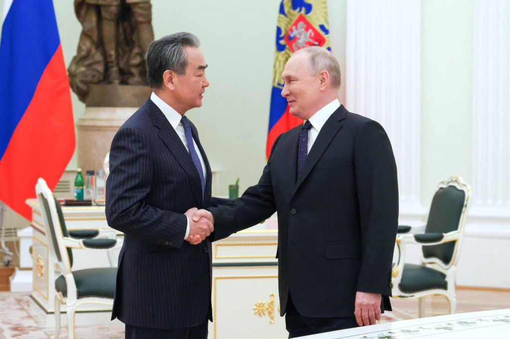 &lt;p&gt;Wang Yi i Vladimir Putin - kineski mirovni plan pomaže ruskim ratnim naporima&lt;/p&gt;