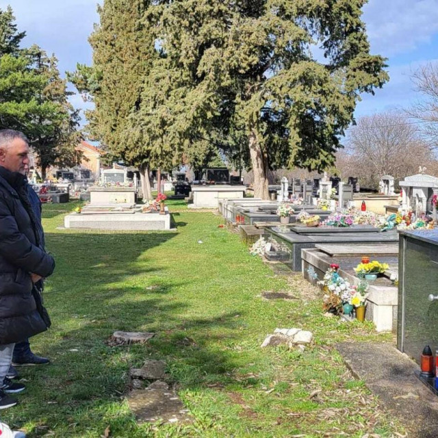 &lt;p&gt;Na groblju u Mirloviću odana počast braniteljima poginulima u akciji Nos Kalik&lt;/p&gt;