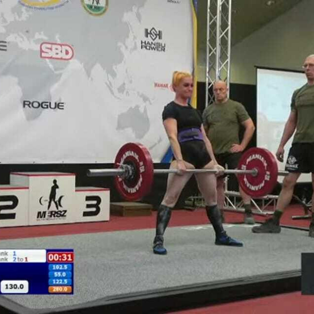 &lt;p&gt;Članica Powerliftnig kluba ”Šibenik”, Ivana Žonja, postigla je nevjerojatan uspijeh na Europskom prvenstvu za veterane, osvojivši zlatnu medalju u kategoriji do 52 kilograma.&lt;/p&gt;