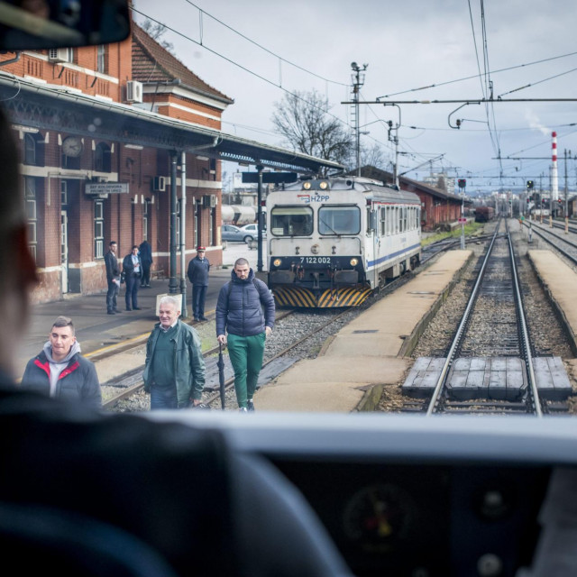 &lt;p&gt;Evo kako izgleda vožnja nagibnim vlakom od Perkovića do Zagreba i natrag&lt;/p&gt;