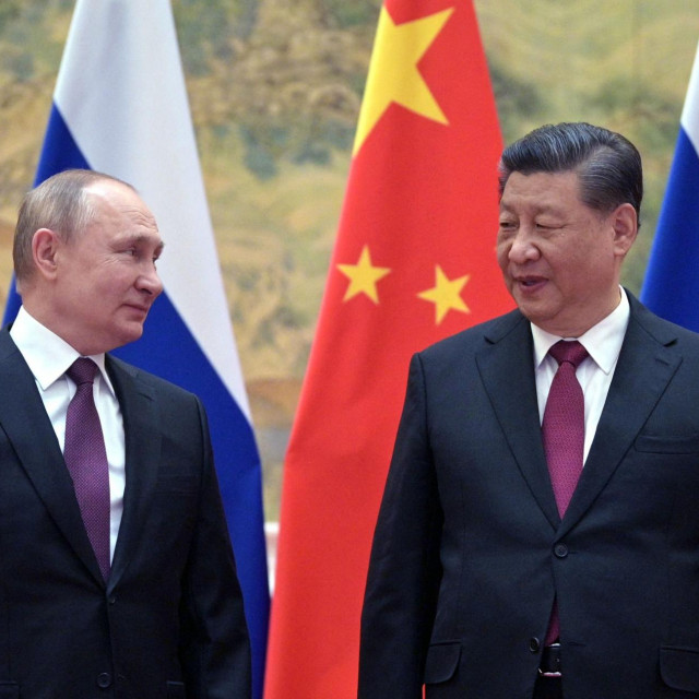 &lt;p&gt;Vladimir Putin i Xi Jinping - Politico je došao u posjed dokumenata koji prvi puta dokazuju da je Peking Rusiji slao oružje i vojnu opremu,&lt;/p&gt;