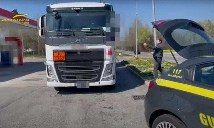 Pogledajte kako je pala kriminalna banda: švercali gorivo iz Hrvatske u Italiju, a milijune skrivali u podu tvrtke