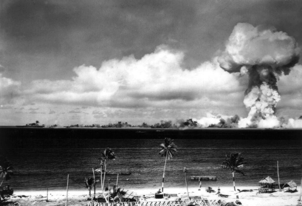&lt;p&gt;Peta nuklearna bomba ekplodirala je 2. veljače 1950. godine na Maršalovom otočju (atol Bikini)&lt;/p&gt;