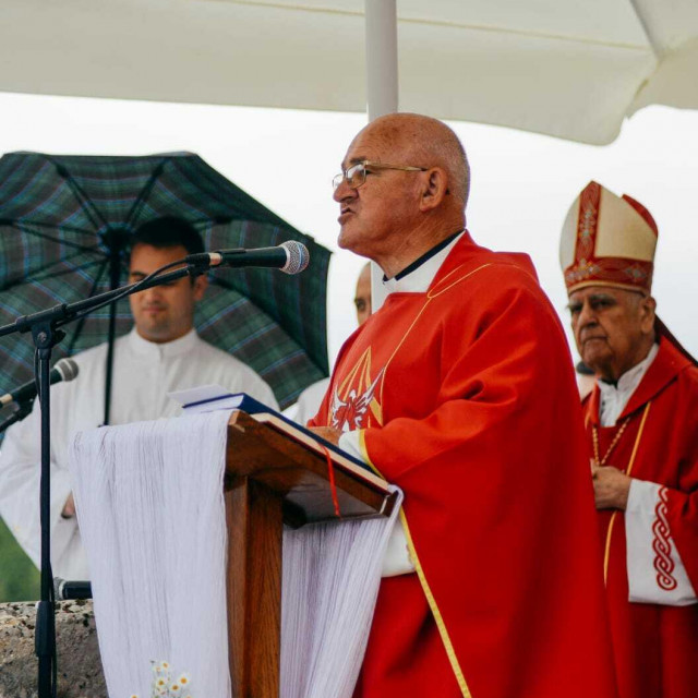 &lt;p&gt;Don. Joko Blažević na misi sa umirovljenim biskupom mostarskio, dr. Ratkom Perićem&lt;/p&gt;