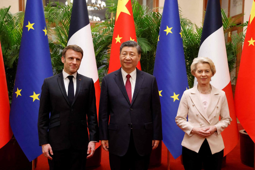 &lt;p&gt;Emmanuel Macron, Xi Jinping i Ursula von de Leyen u Pekingu&lt;/p&gt;