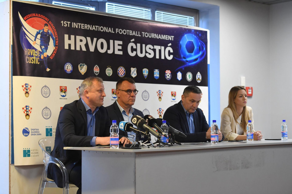 &lt;p&gt;S lijeva: Branko Dukić, Darko Banić, Marijan Kustić i Iva Bokanović&lt;/p&gt;