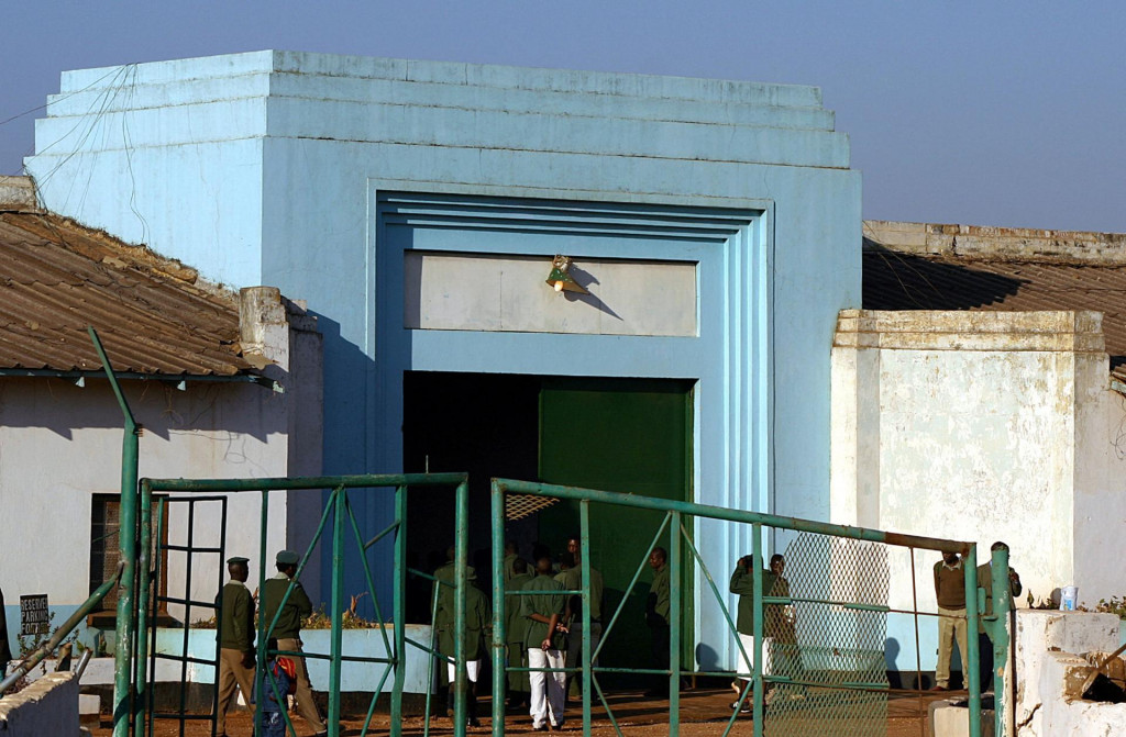 &lt;p&gt;Zambian state policemen stand guard outside Lusaka‘s central prison where a British man sought in connection with the July 7 London bombings is being detained, 29 July 2005. A foreign office spokesman in London said the British government wanted to speak to a man reportedly being held in custody in Zambia, but could not identify the man or confirm media reports that he was Haroon Rashid Aswat, named by US media as the suspected mastermind behind the July 7 suicide bombers.&lt;br&gt;
AFP PHOTO/MACKSON WASAMUNU (Photo by MACKSON WASAMUNU/AFP)&lt;/p&gt;