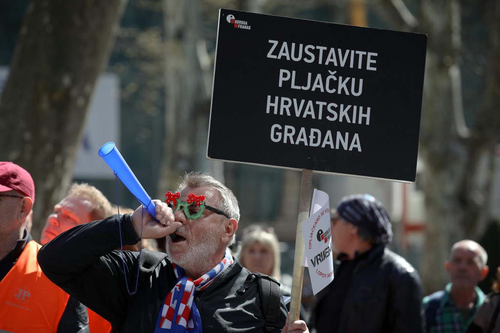 &lt;p&gt;Prosvjed Udruge Franak zbog pravne nesigurnosti i sporosti hrvatskog pravosuđa&lt;/p&gt;