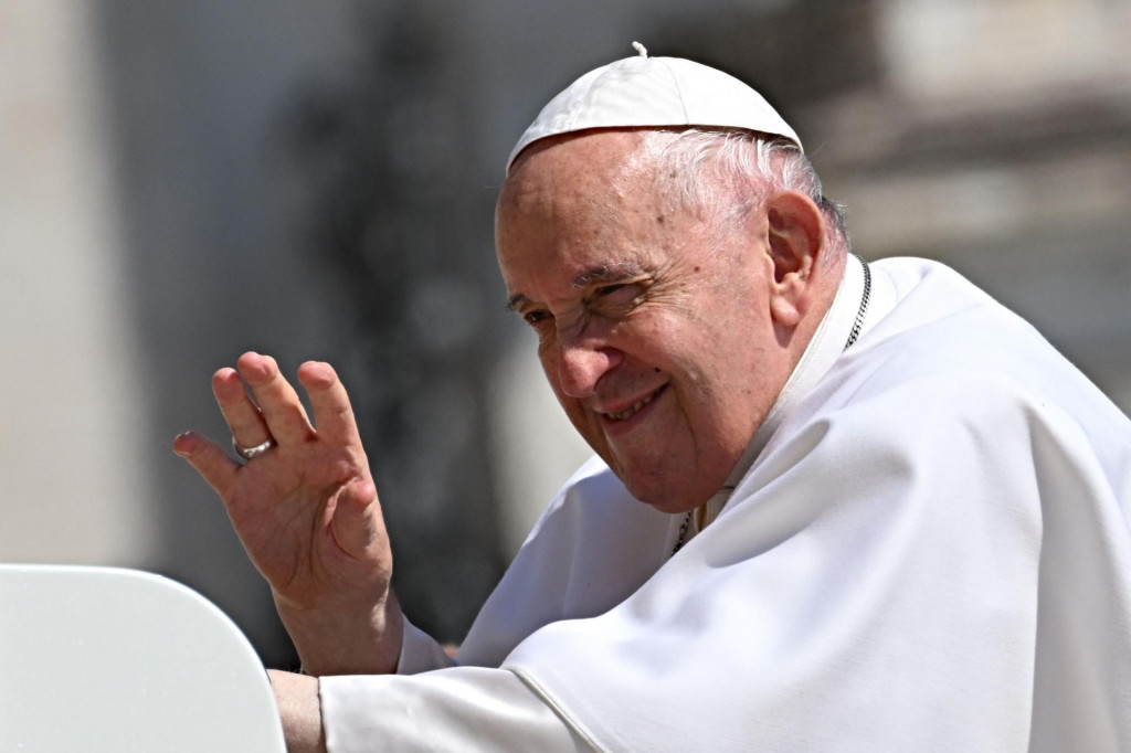 &lt;p&gt;Pope Francis (L) arrives for his audience to participants in the pilgrimage of thanksgiving for the beatification of Armida Barelli, at St. Peter Square in the Vatican on April 22, 2023. (Photo by Andreas SOLARO/AFP)&lt;/p&gt;