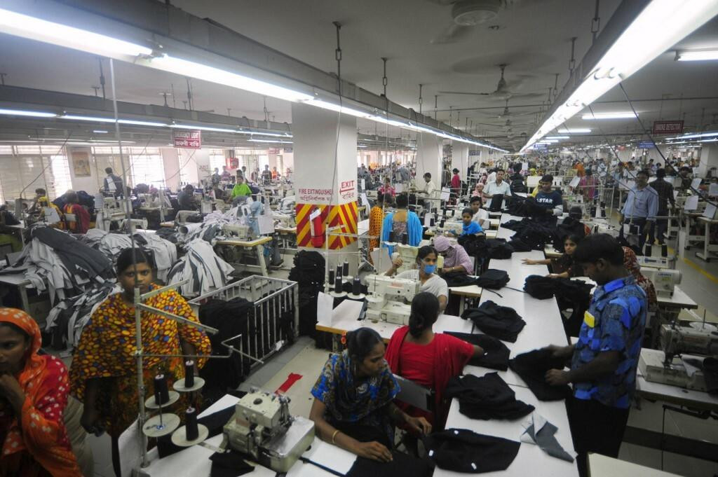 &lt;p&gt;Tekstilna tvornica u Bangladešu, velika gužva i puno posla za malo novca (ilustracija)&lt;/p&gt;
