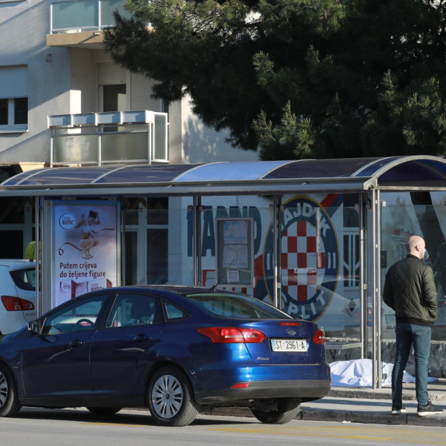 &lt;p&gt;Policija obavlja očevid na autobusnoj stanici u Velebitskoj ulici&lt;/p&gt;