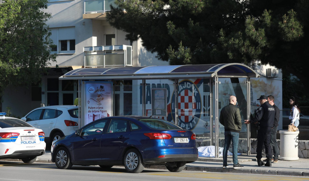 &lt;p&gt;Policija obavlja očevid na autobusnoj stanici u Velebitskoj ulici&lt;/p&gt;