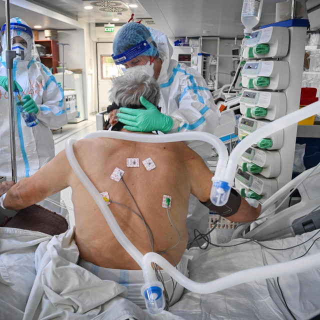 &lt;p&gt;Borba za život pacijenta s Covid-19 virusom u bolnici u Bukureštu.&lt;/p&gt;
