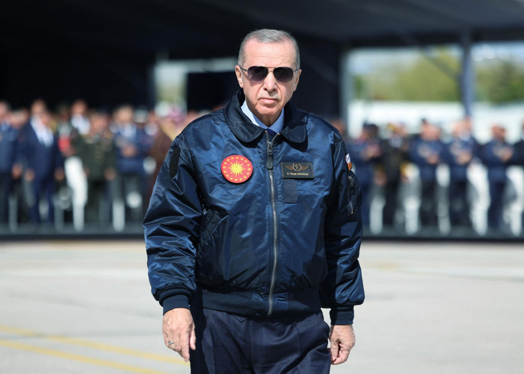 &lt;p&gt;Erdogan u ‘Top Gun‘ maniri traži svoj reizbor i nastupa s programom (481 stranica) pod nazivom ‘Pravi koraci za stoljeće Turske‘&lt;/p&gt;