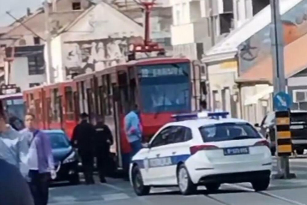 &lt;p&gt;Akcija policije nakon dojave vozača tramvaja&lt;/p&gt;