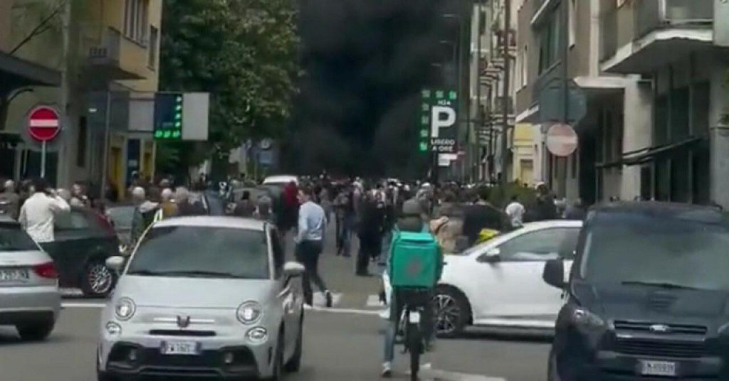 &lt;p&gt;Eksplozija u centru Milana&lt;/p&gt;