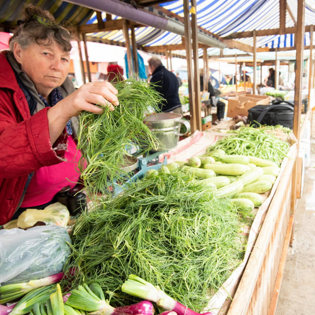 &lt;p&gt;Jadranka Peran na šibenskoj trznici prodaje danas rijetko povrće, osmugalj&lt;/p&gt;