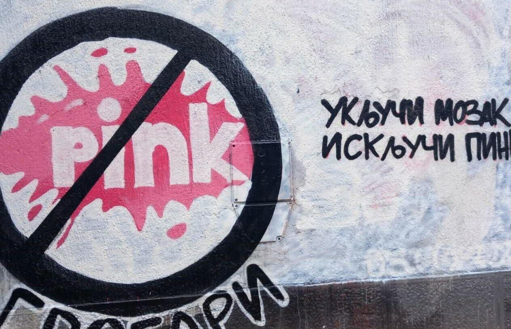 &lt;p&gt;Novi grafit na mjestu gdje je donedavno bio mural posvećen Ratku Mladiću&lt;/p&gt;