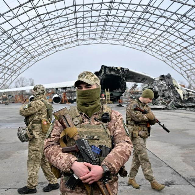 &lt;p&gt;Ukrajinska vojska čuva ostatke Mirje&lt;/p&gt;