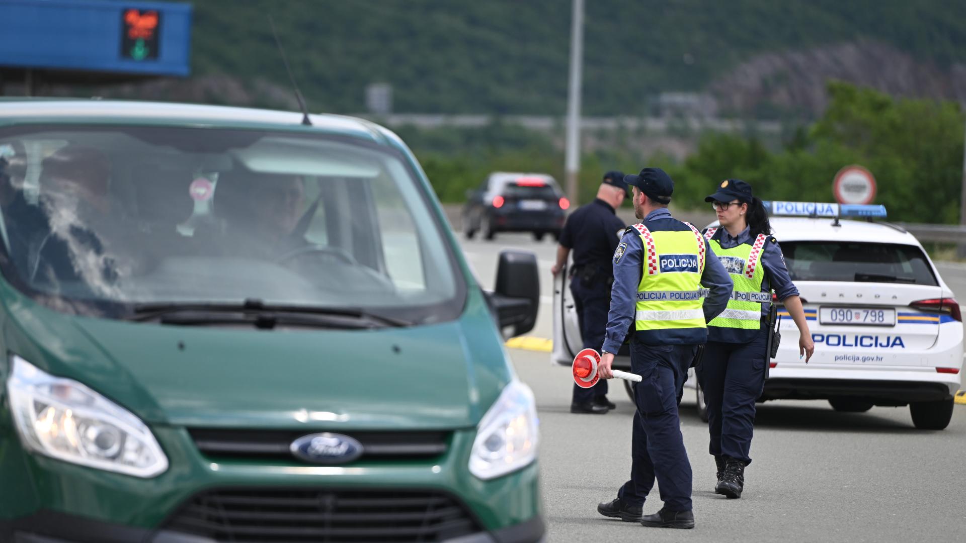 Slobodna Dalmacija - Pitali smo dvojicu navijača Hajduka što misle o porazu  od Rijeke: 'Pobijedili smo sami sebe, ali idemo dalje, ne odričemo se  titule