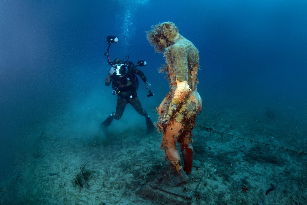 &lt;p&gt;Replika kipa Apoksiomena postavljena na dubini od 15 metara u Malom Lošinju&lt;/p&gt;