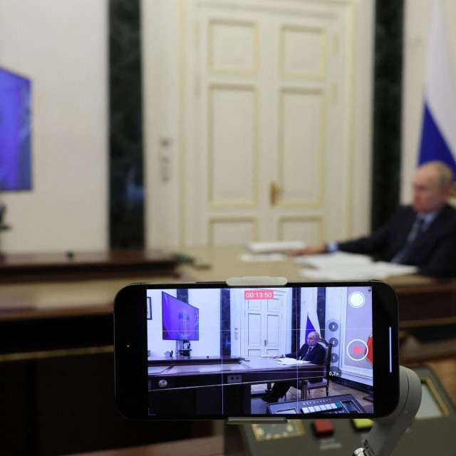 &lt;p&gt;Putin u svome uredu u Kremlju&lt;/p&gt;