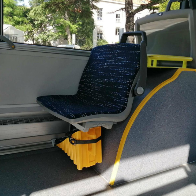 &lt;p&gt;Plastični moduli ispod sjedala u Libertasovu autobusu&lt;/p&gt;